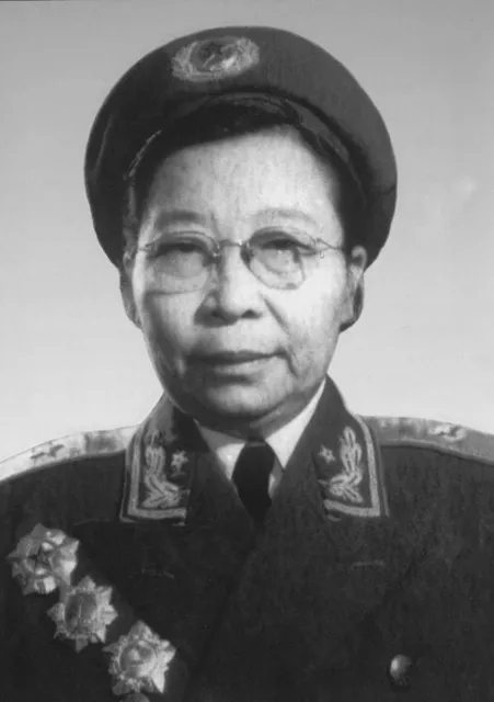 少将李贞
